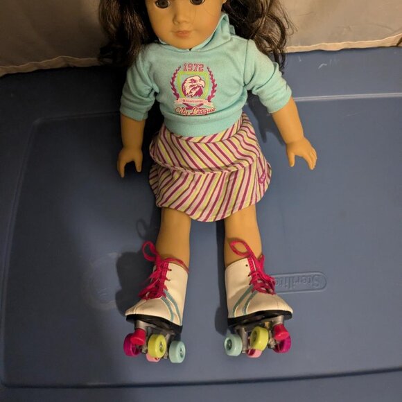 AMERICAN GIRL DOLL, retired (approx 2013) with roller skating outfit and skates - Picture 3 of 3